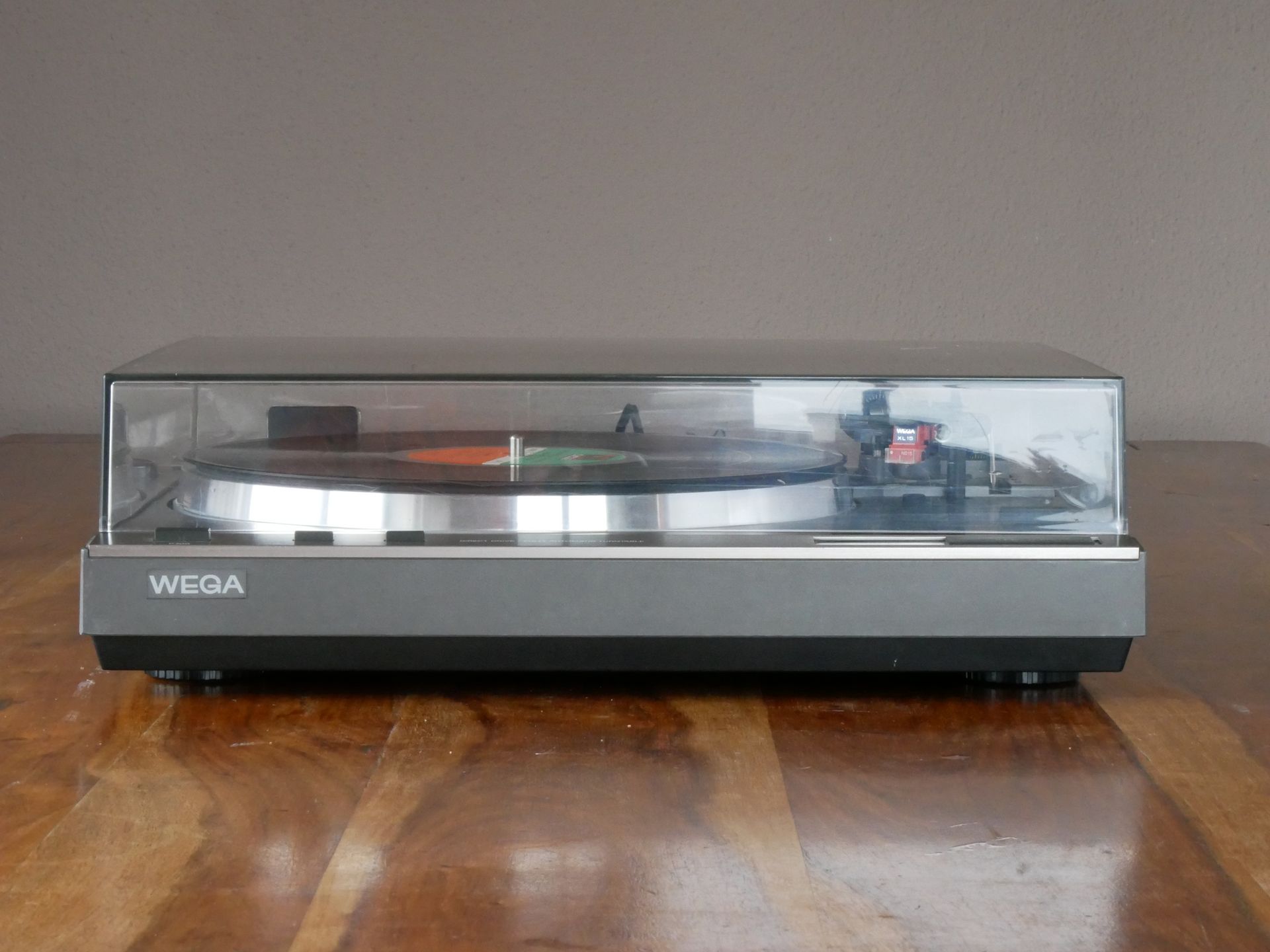 WEGA P 700 Phono: vorne 