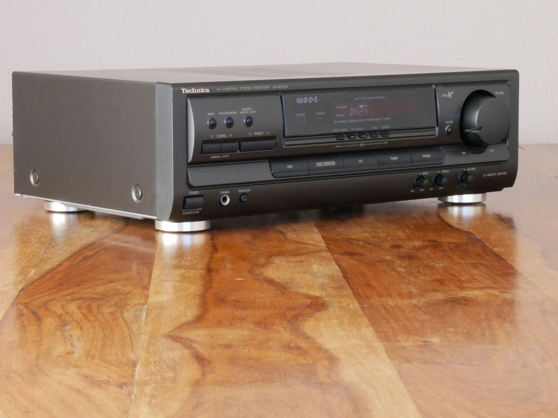 TECHNICS SA-EX100 - front left 