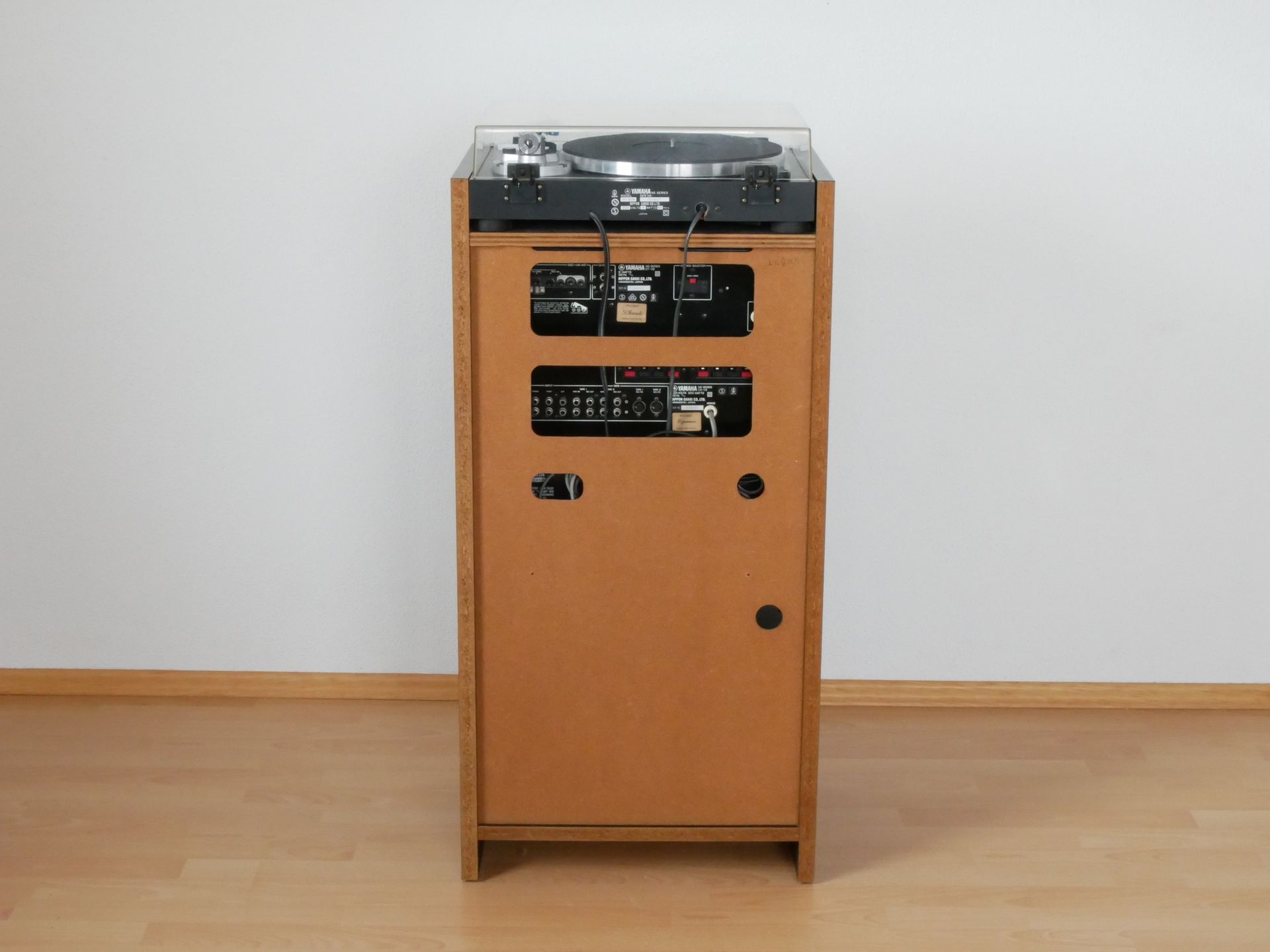 YAMAHA Rack LC-V 1: hinten 