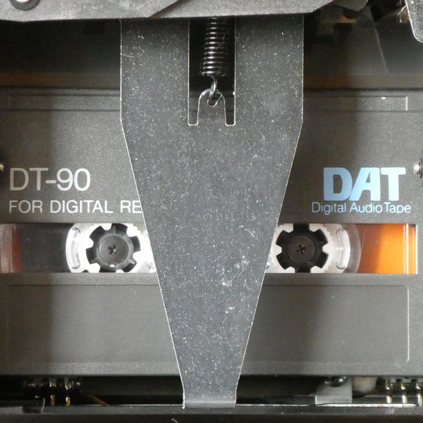 SONY DTC-1000es DAT-Schublade innen (c) hifi-vintage-shop.com