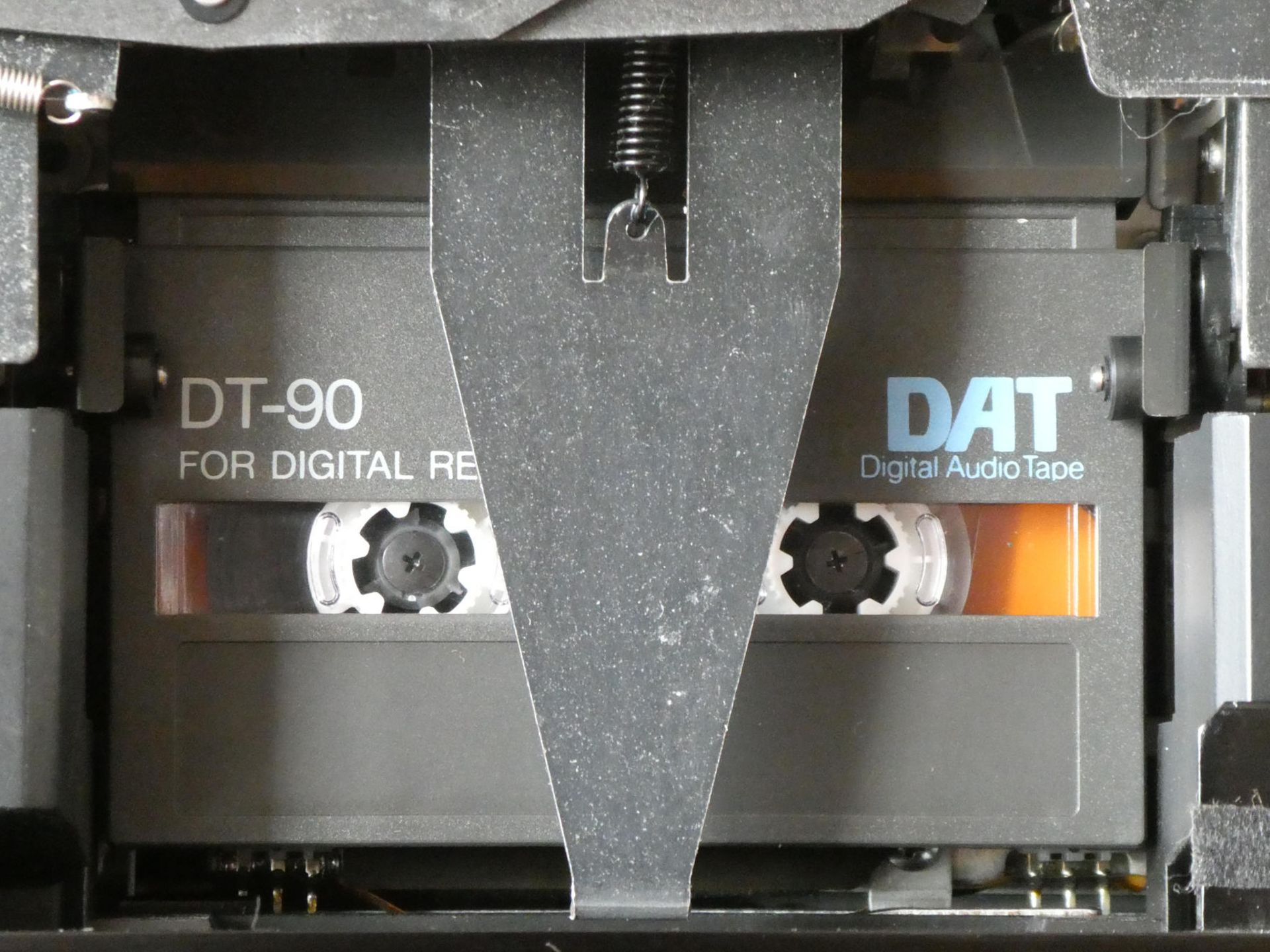 SONY DTC-1000es DAT-Schublade innen (c) hifi-vintage-shop.com