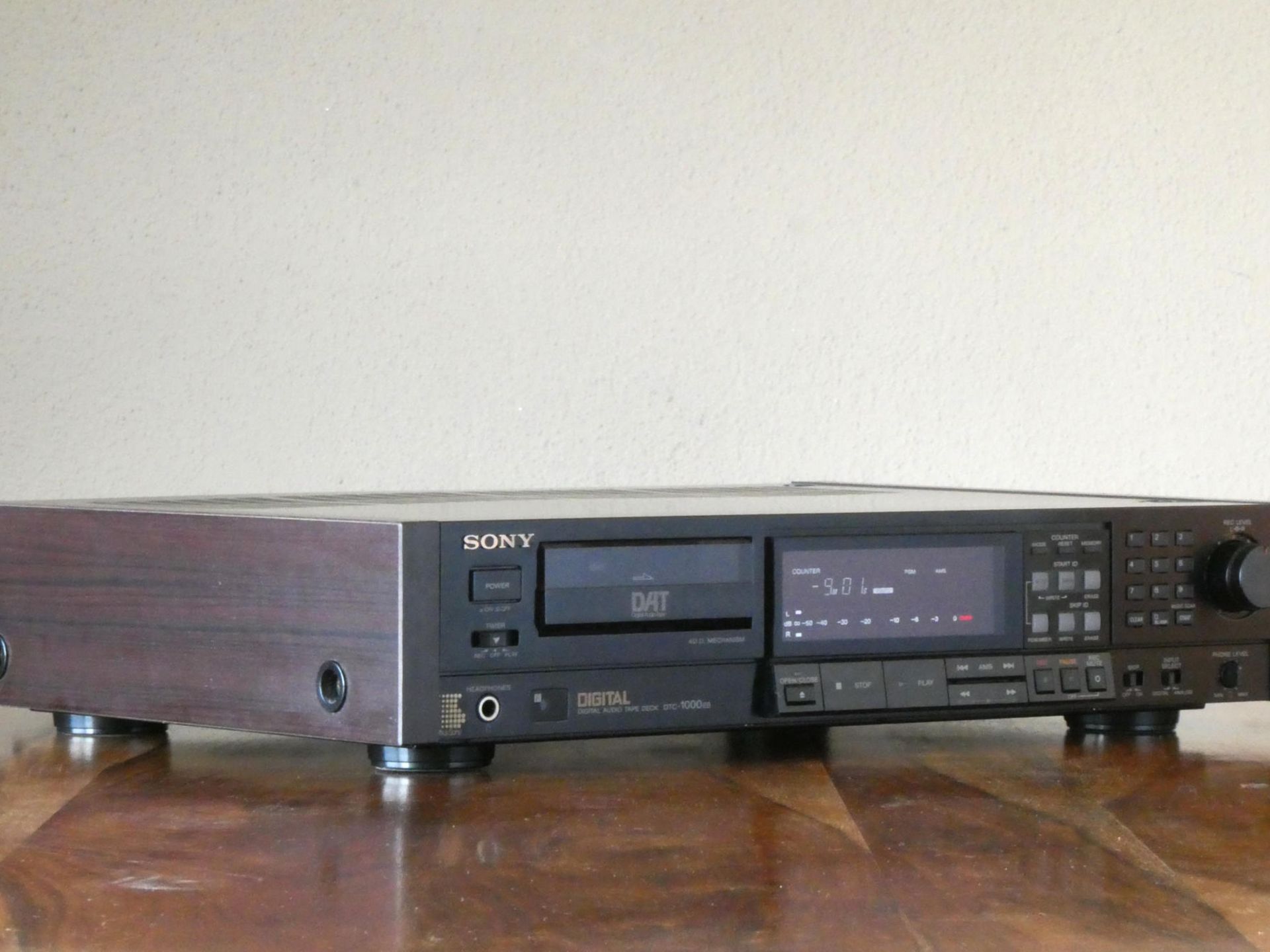 SONY DTC-1000es Front links (c) hifi-vintage-shop.com