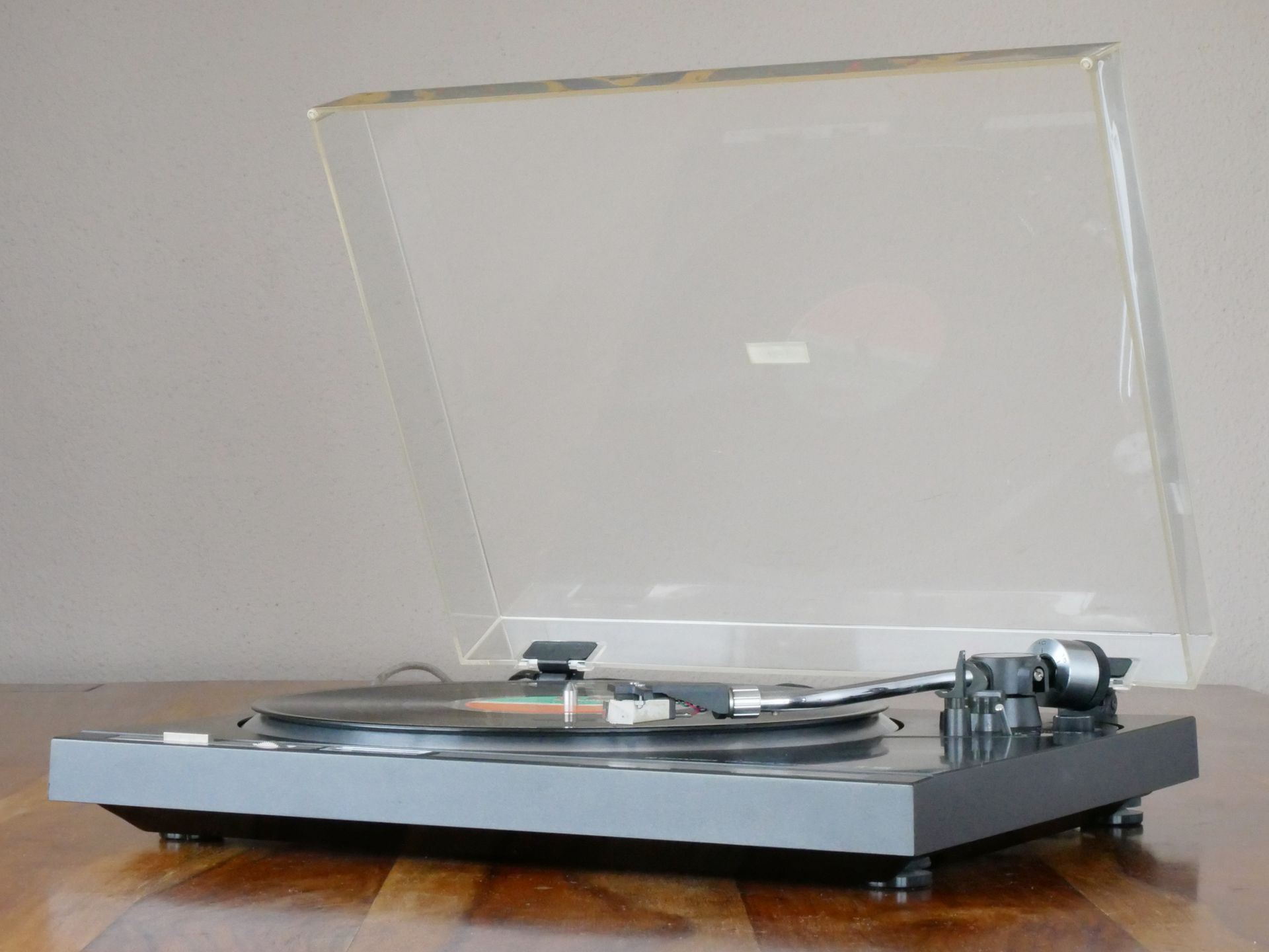 PIONEER PL-100X: vorne rechts geöffnet 