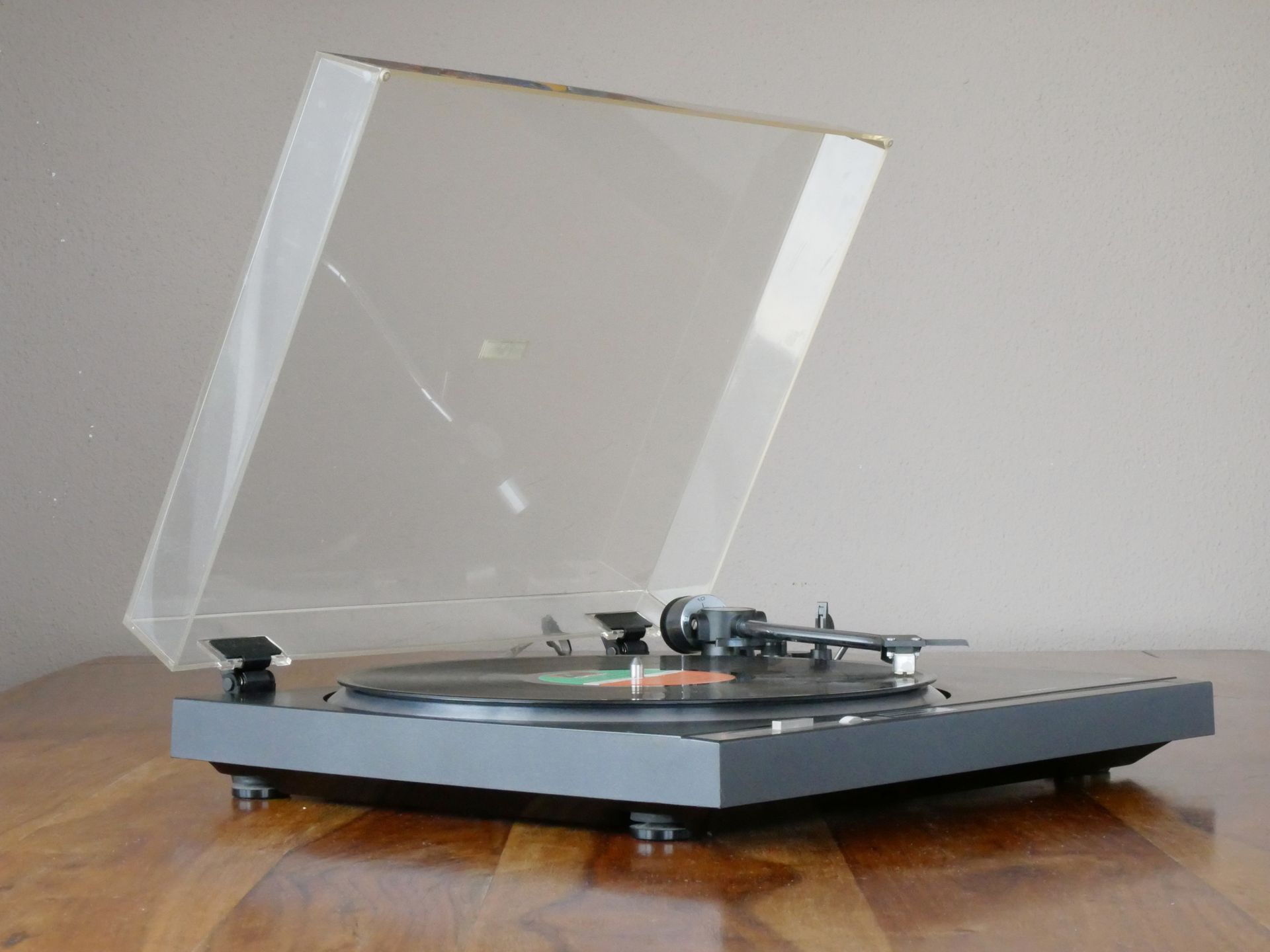 PIONEER PL-100X: vorne links geöffnet 