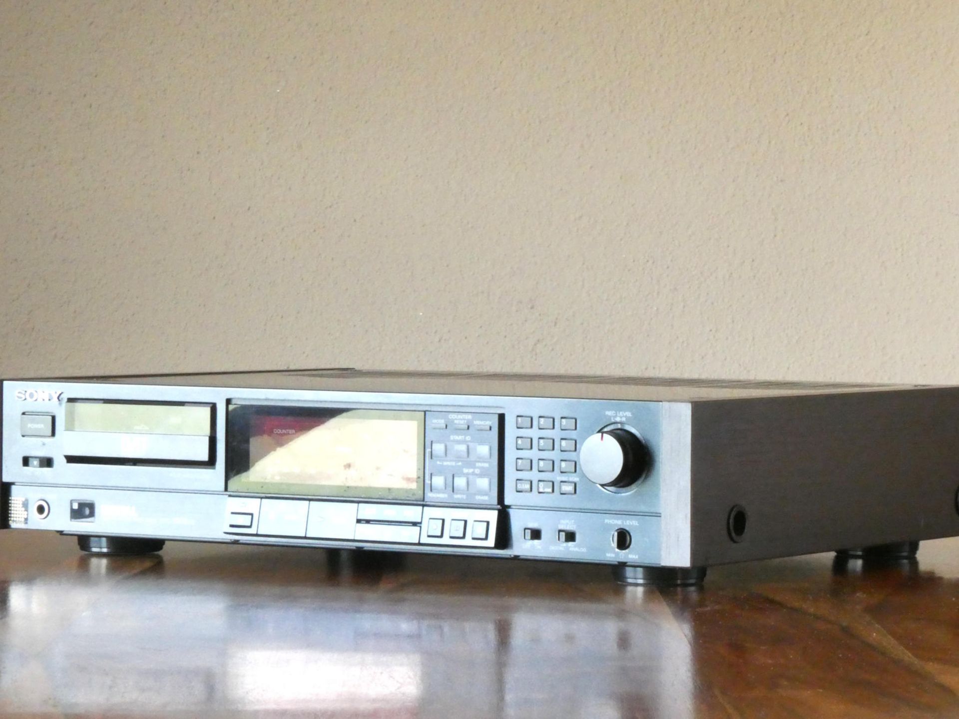 SONY DTC-1000es Front rechts (c) hifi-vintage-shop.com