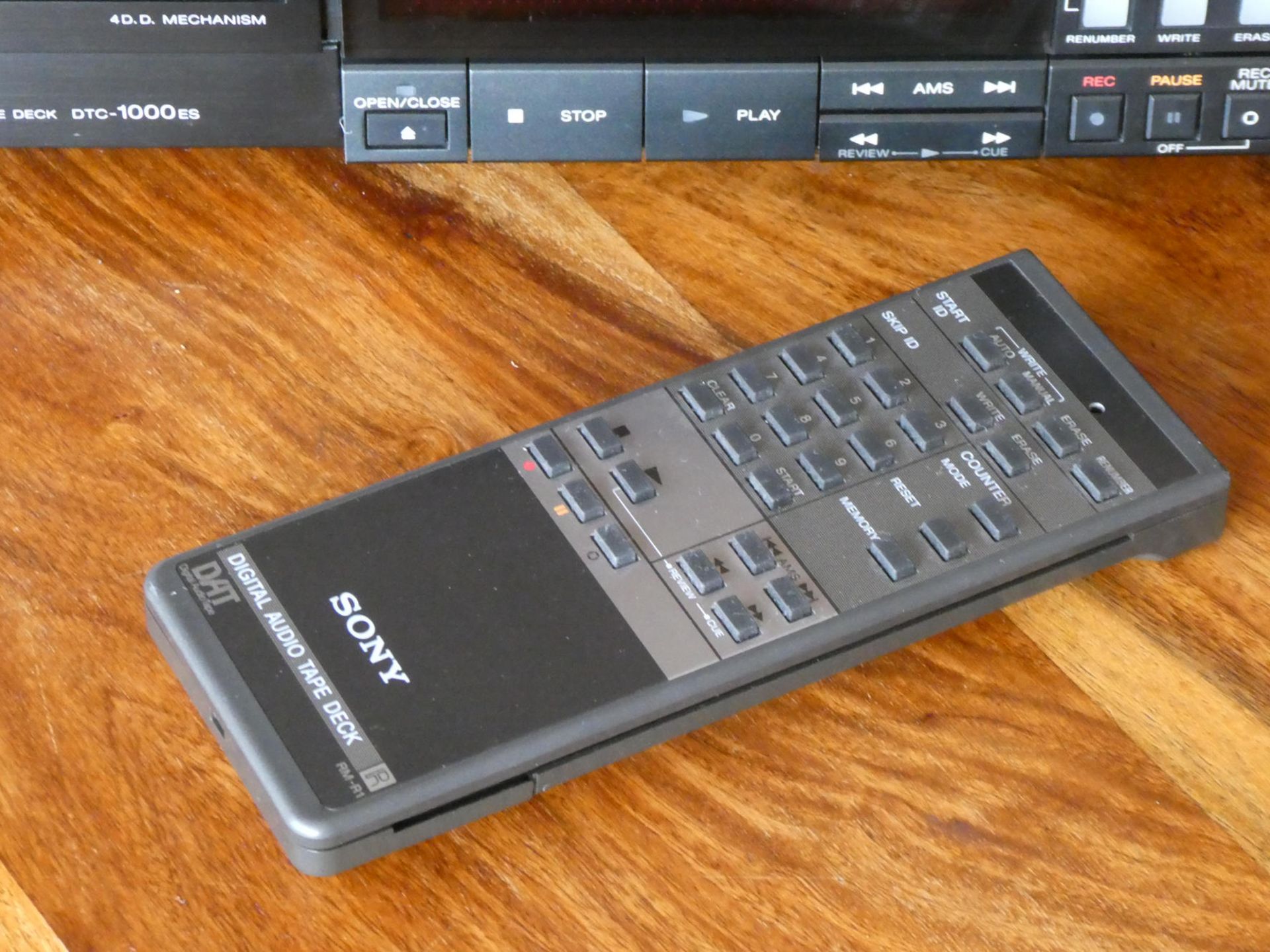 SONY DTC-1000es Fernbedienung (c) hifi-vintage-shop.com